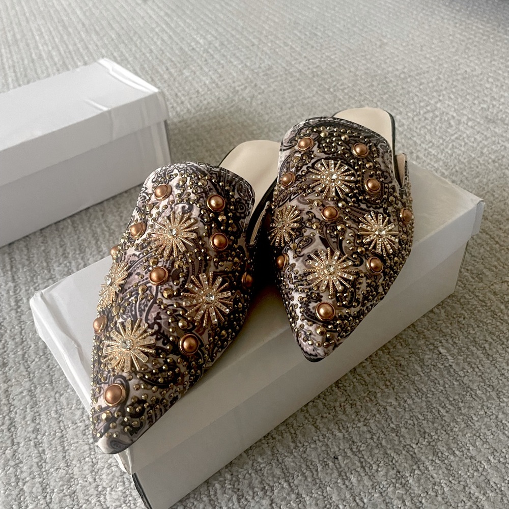 NWOT Women's Rhinestone Flat Mules size 36